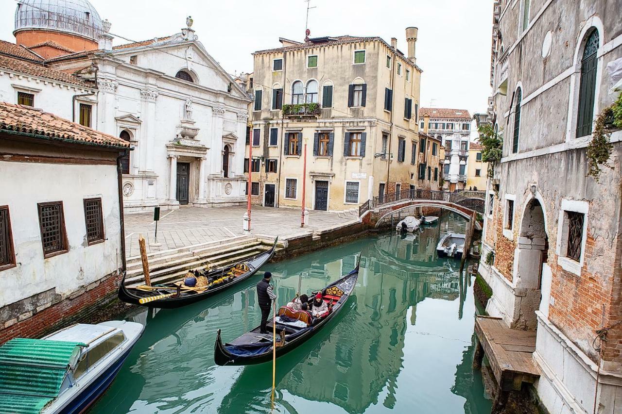 Pink House In Venice City Center Apartment ภายนอก รูปภาพ