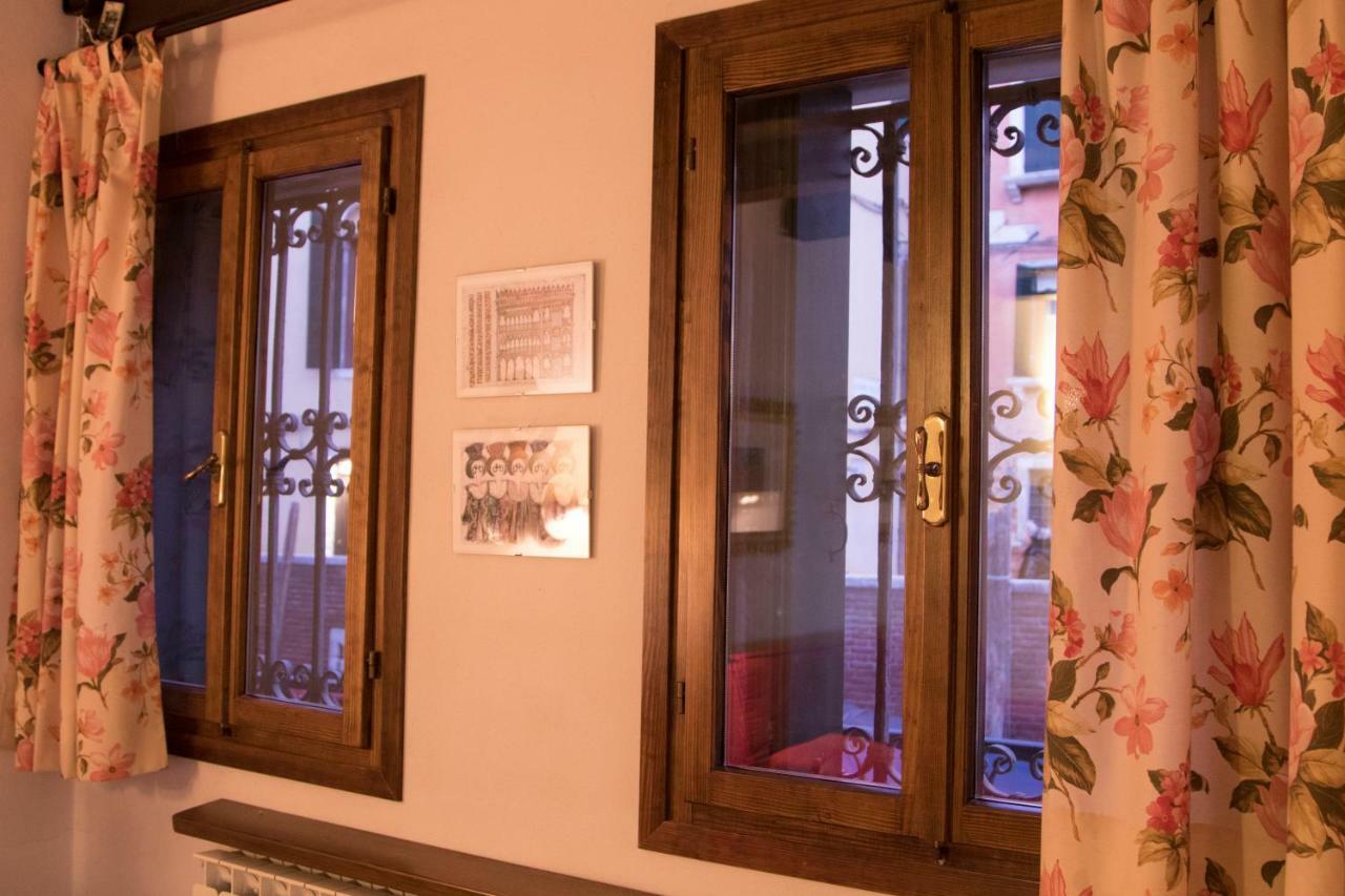 Pink House In Venice City Center Apartment ภายนอก รูปภาพ